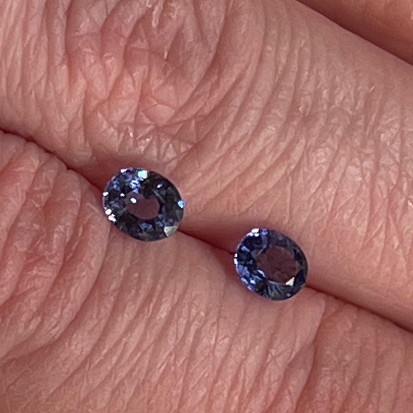 Genuine Tanzanite Loose Gemstones (Matched Pair Ovals) 1/2 Carat Each Stone - Picture 3 of 3